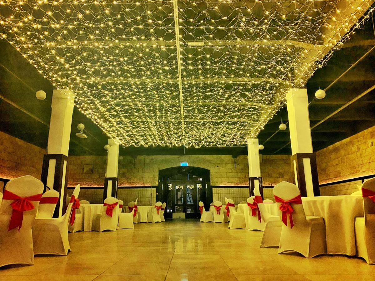 Boutique Hotel & Event Center บูดาเปสต์ ภายนอก รูปภาพ