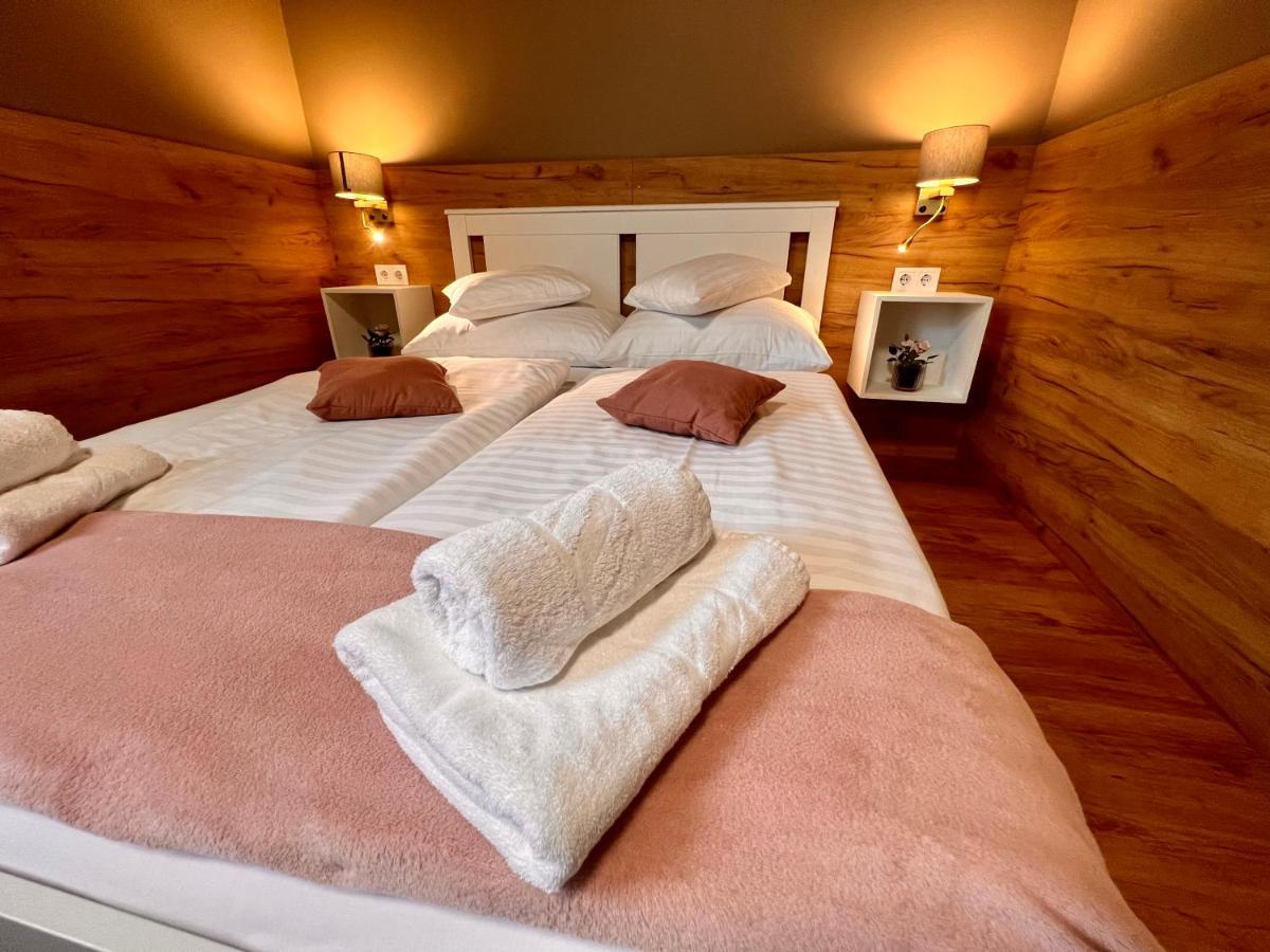 Boutique Hotel & Event Center บูดาเปสต์ ภายนอก รูปภาพ