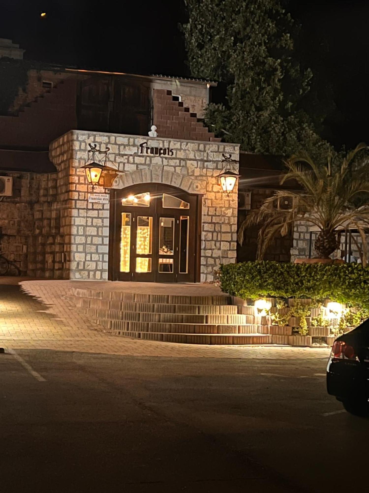 Boutique Hotel & Event Center บูดาเปสต์ ภายนอก รูปภาพ
